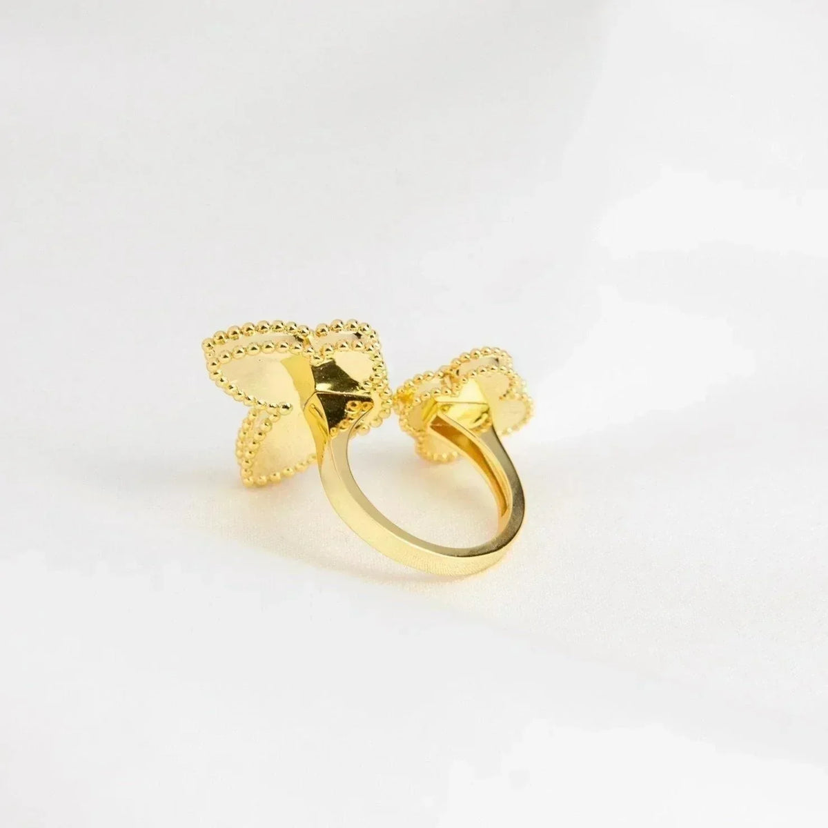 VCA LUCKY BETWEEN THE FINGER RING