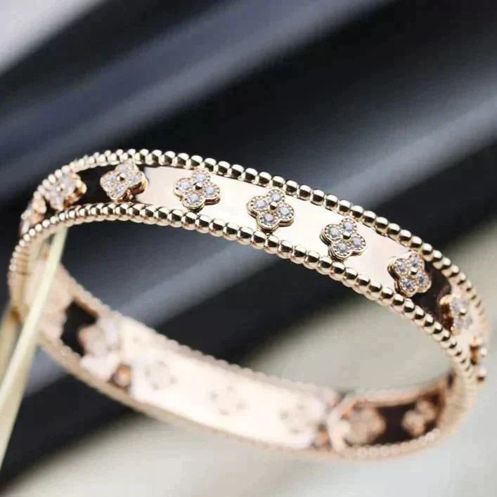 VCA CLOVER BRACELET 8MM DIAMONDS