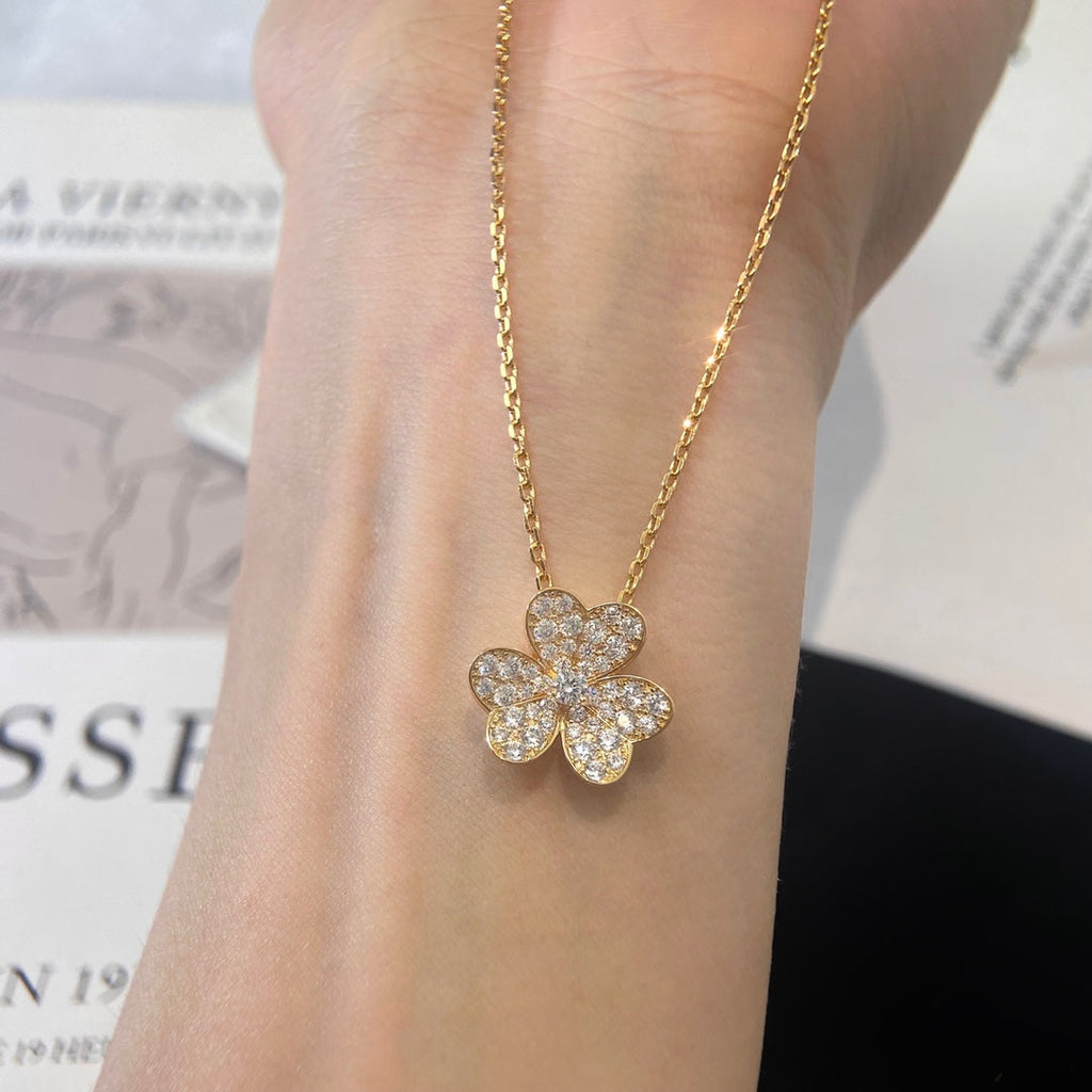 VCA FLOWER DIAMOND NECKLACE