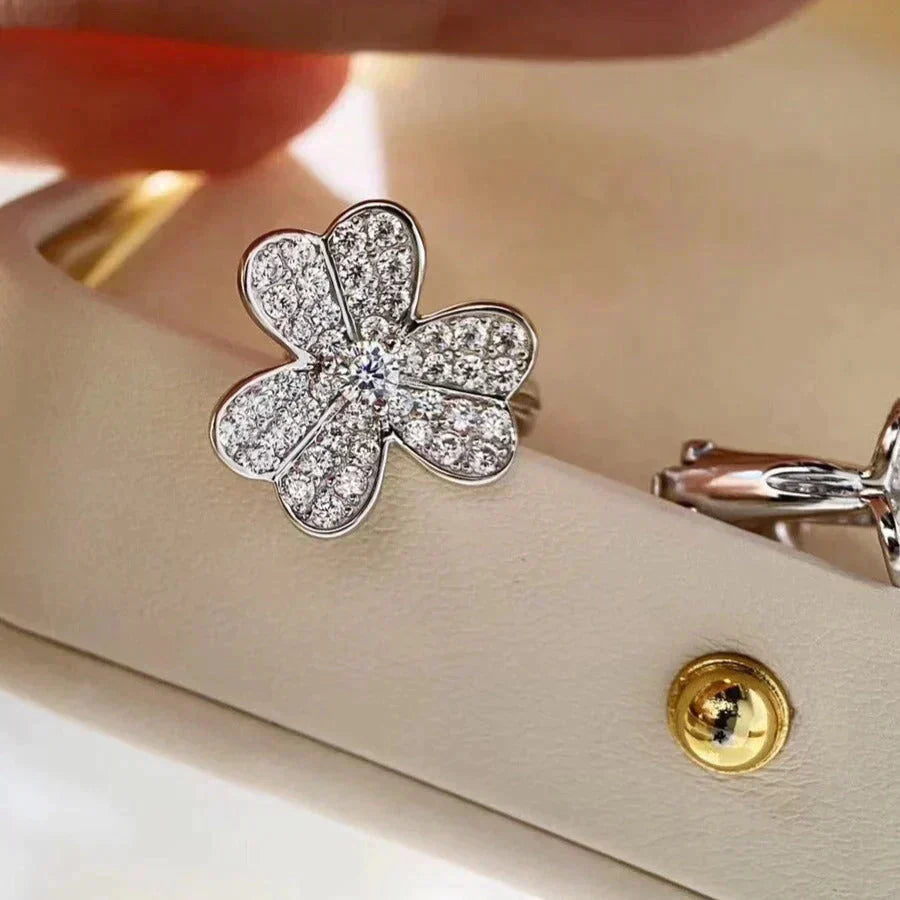 VCA CLOVER COMOS DIAMOND EARRINGS SILVER
