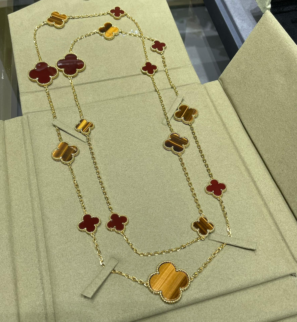 VCA CLOVER 16 MOTIF CARNELIAN TIGER EYE ROSE GOLD NECKLACE