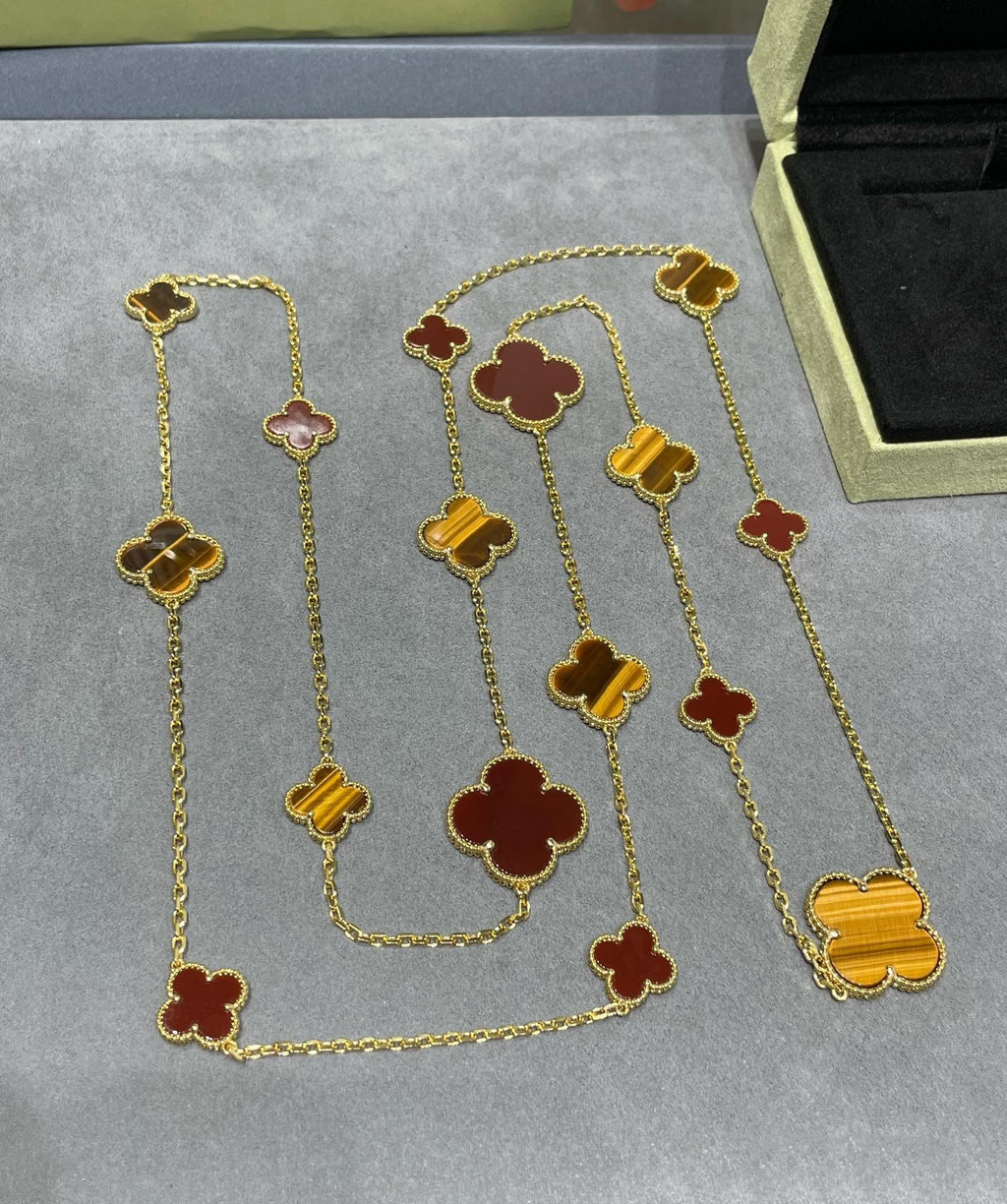 VCA CLOVER 16 MOTIF CARNELIAN TIGER EYE ROSE GOLD NECKLACE