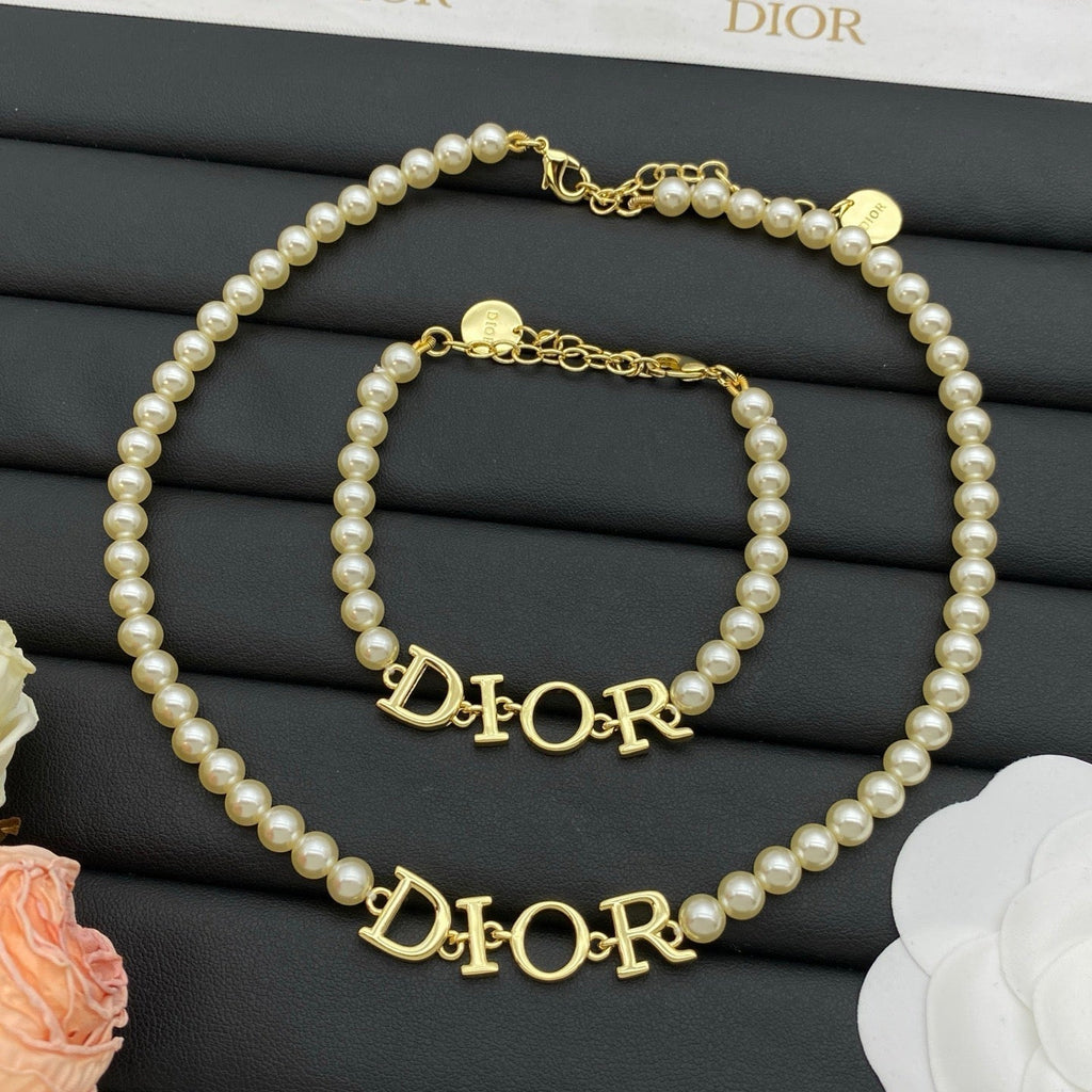 Dior Pearl Letter Necklace Bracelet