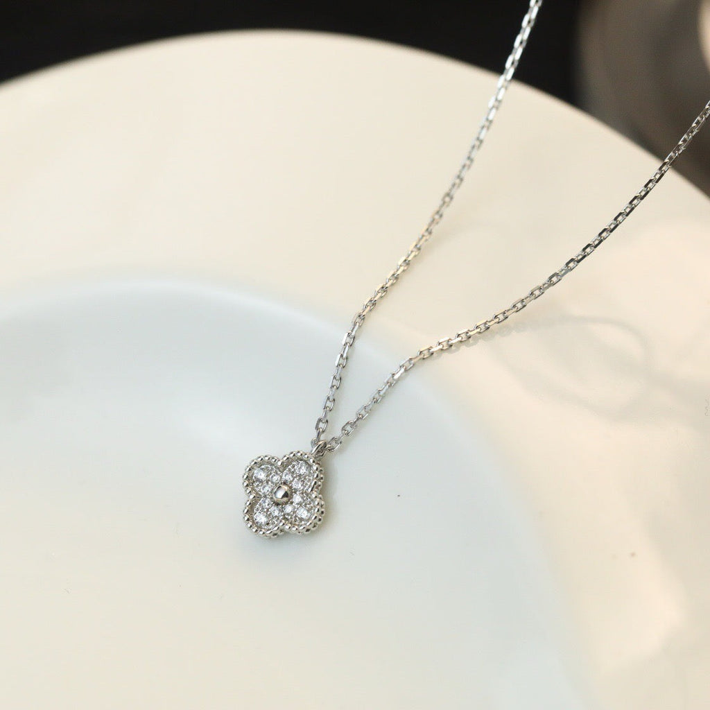 VCA CLOVER MINI 9.5MM PENDANT DIAMOND NECKLACE