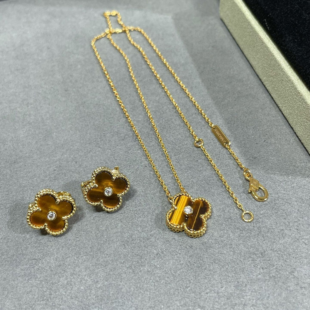 VCA CLOVER 15MM DIAMOND AND YELLOW TIGER'S EYE AGATE necklace