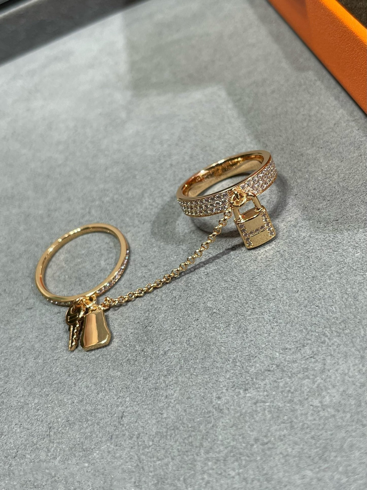 HERMES HM KELLY CLOCHETTE DOUBLE RING IN WITH DIAMONDS