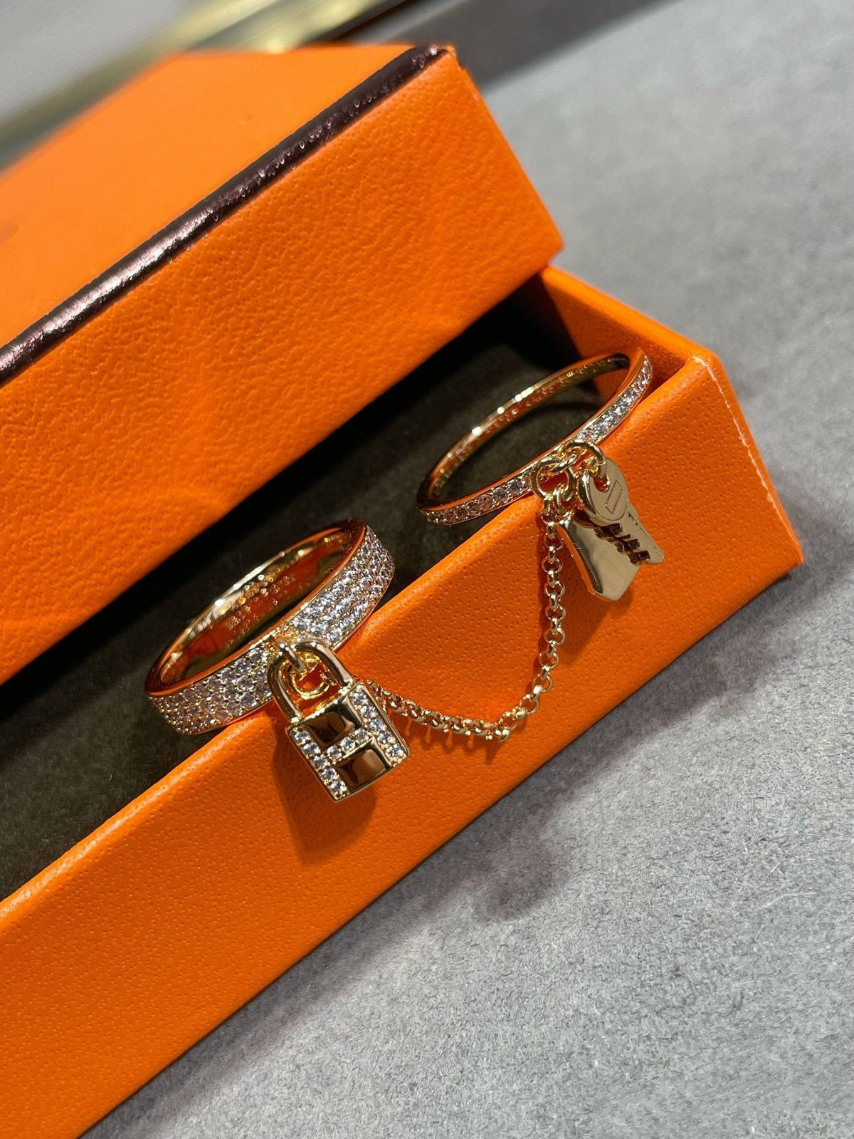 HERMES HM KELLY CLOCHETTE DOUBLE RING IN WITH DIAMONDS