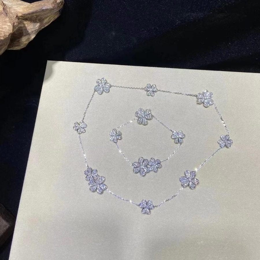 VCA FRIVOLE SILVER 5 FLOWERS BRACELET