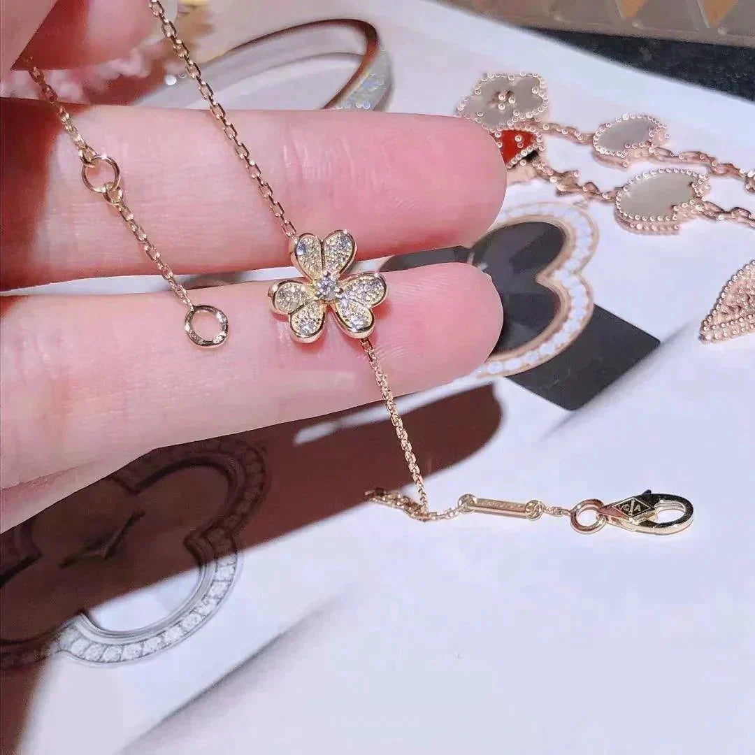 VCA FRIVOLE GOLD FLOWER DIAMOND BRACELET