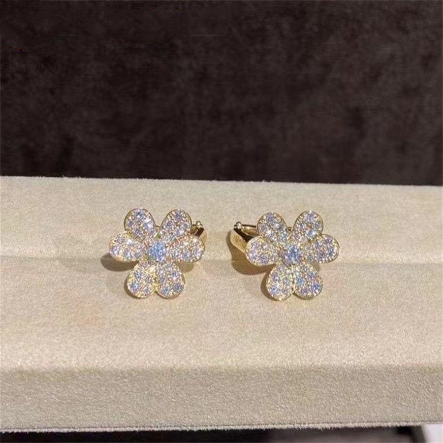 VCA FRIVOLE GOLD FLOWER DIAMOND EARRINGS