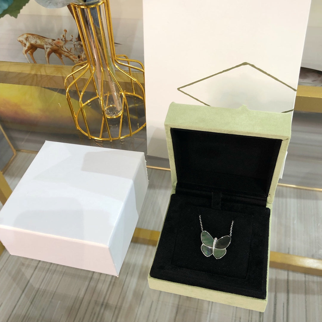 VCA LARGE BUTTERFLY SILVER PENDANT DIAMOND NECKLACE